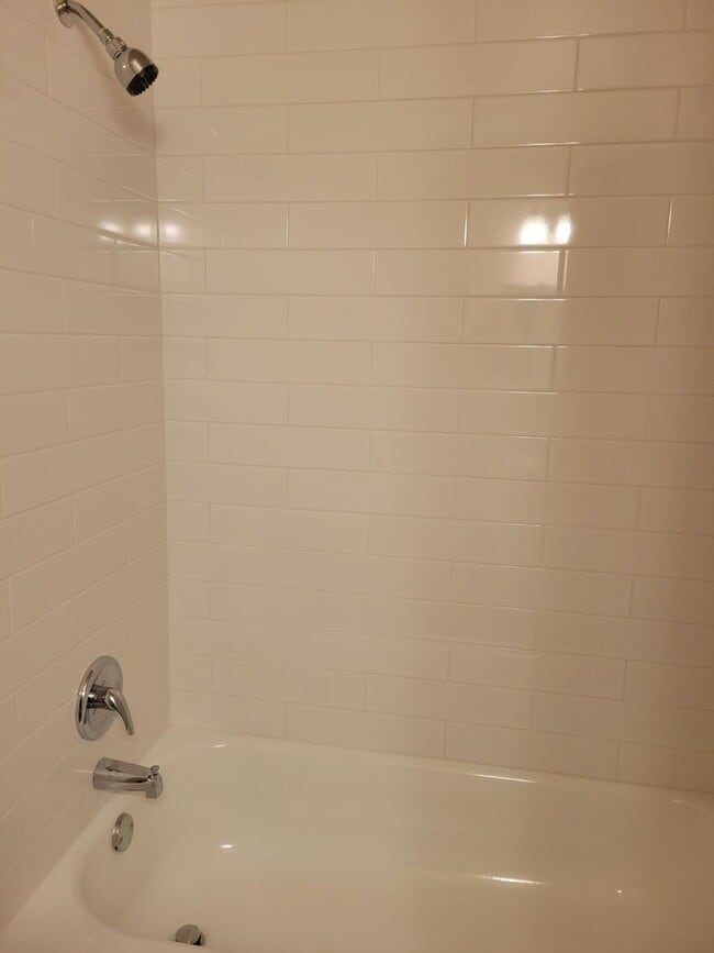 Building Photo - Apply Now!