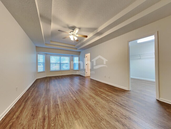 Building Photo - 2260 Brian Lakes Dr E