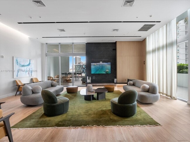 Building Photo - 90 SW 3rd St