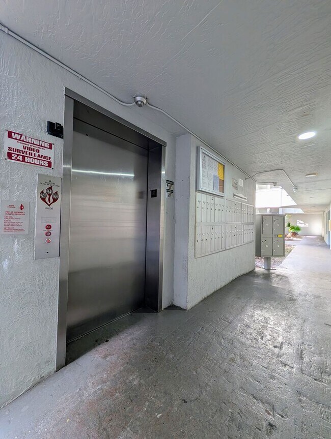 Building Photo - Spacious 2BR/2BA Residence – Great Kendall Location