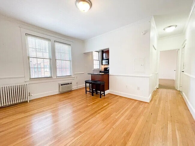 Primary Photo - 3026 Wisconsin Ave NW