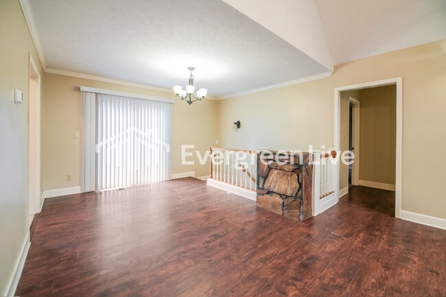 Building Photo - 6253 S Skyline Dr