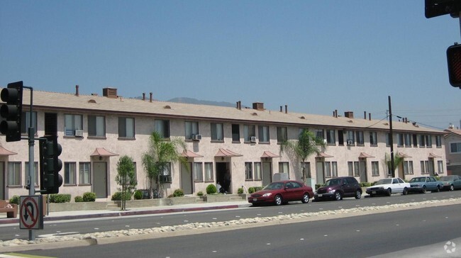 Building Photo - Azusa Metro Apts