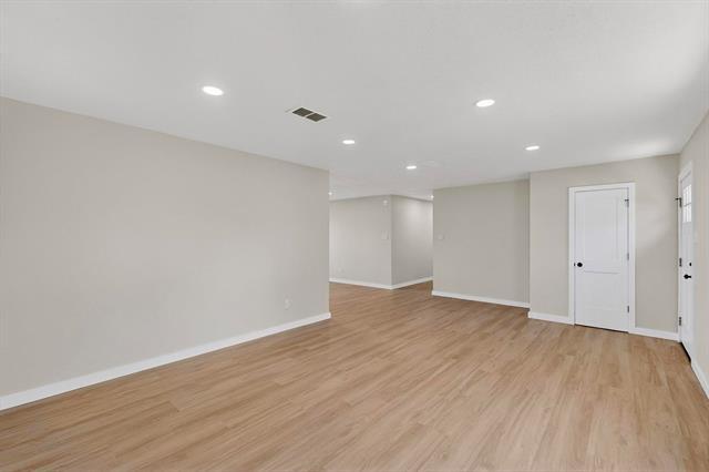 Building Photo - 208 Ponderosa Ln