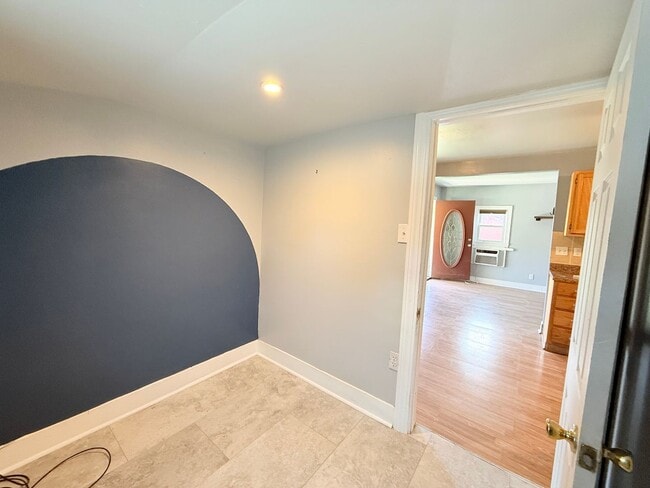 Building Photo - 209 S Quebec Ave