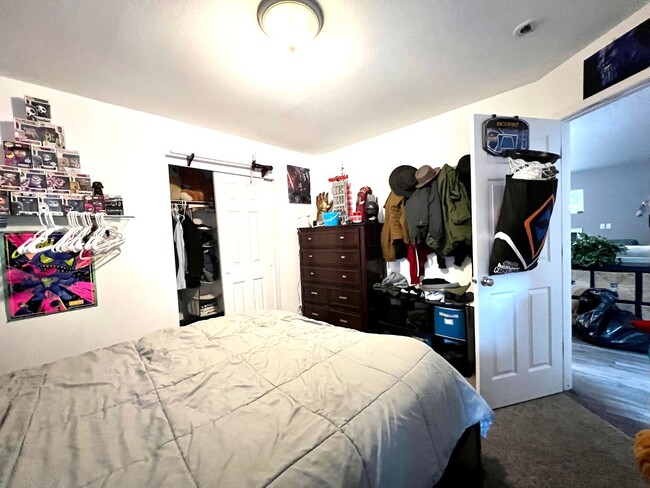 Building Photo - Remodeled 3-Bedroom Duplex Home in North G...