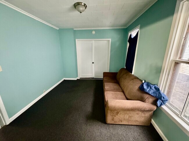 Building Photo - 1206 Maple St