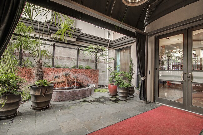 Building Photo - Top floor corner one-bedroom in the heart of it all, don't miss out, tour today!