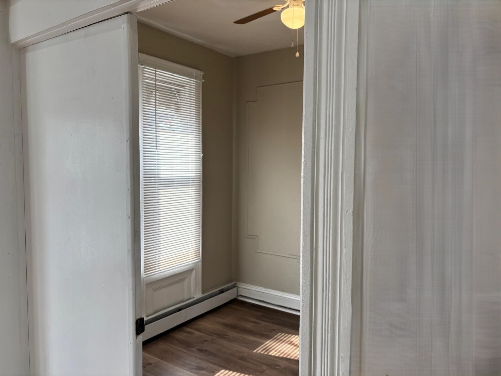 Building Photo - 633 Main St