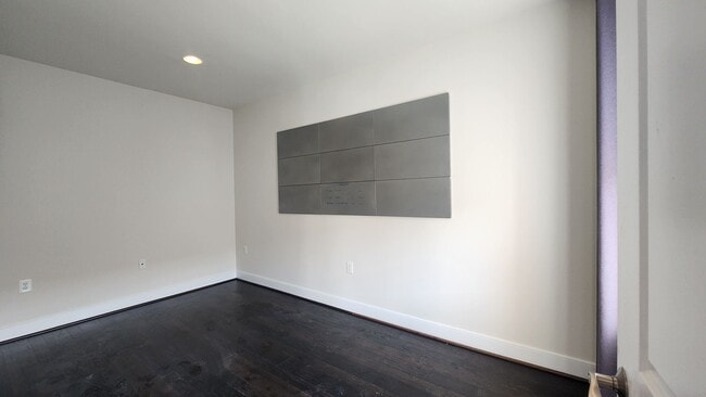 Building Photo - 3 BR Plus Den and Garage in Potomac Yard!