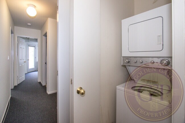 Building Photo - Corona Heights - 3 BR, 2.5 BA Condo 1,586 Sq. Ft. - 3D Virtual Tour, Parking, Patio