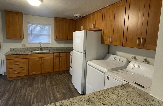 Primary Photo - Cherry Creek