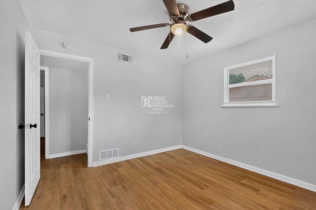 Building Photo - 1809 W Sanford St