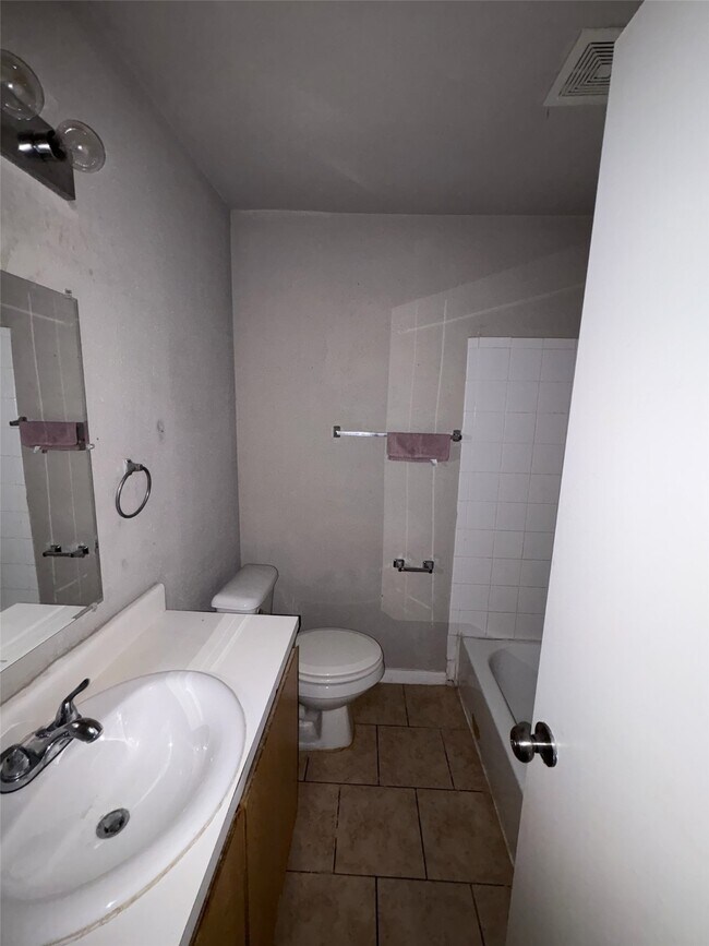 Building Photo - 7201 Hallshire Dr