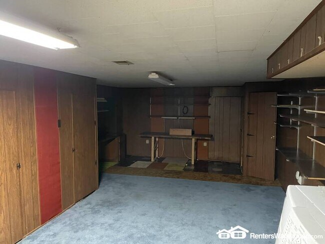 Building Photo - 7823 St Boniface Ln