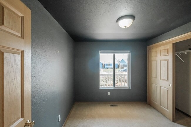 Building Photo - 5448 Siletz Ln