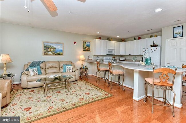 Building Photo - 17436 Slipper Shell Way