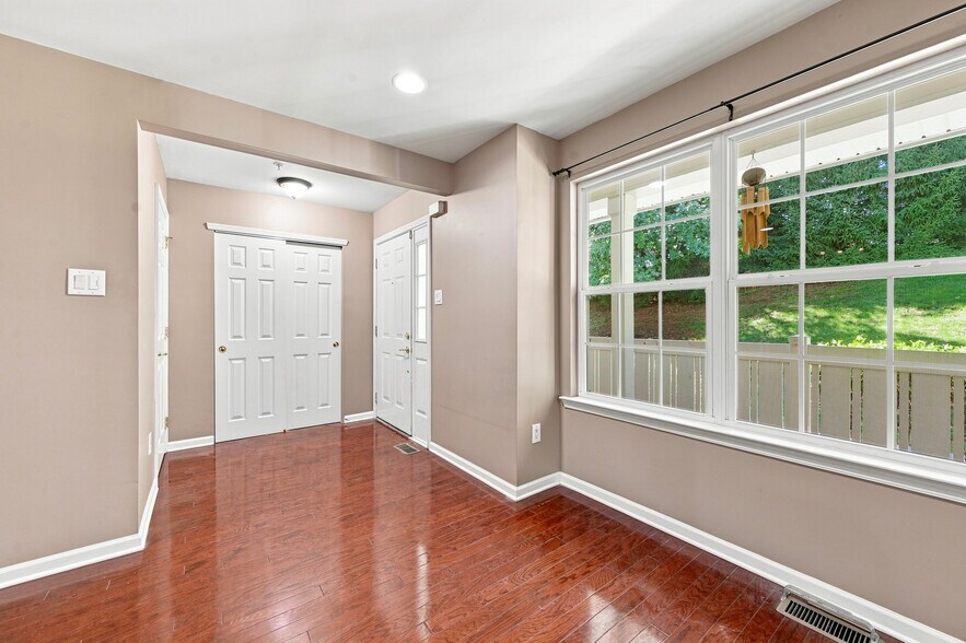 Building Photo - 278 Flagstone Rd