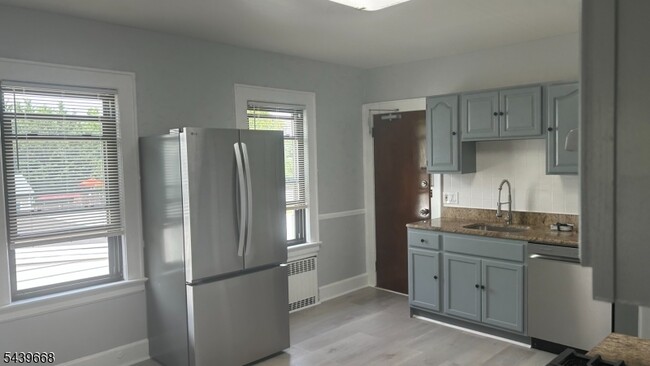 Building Photo - 73 Lakewood Terrace