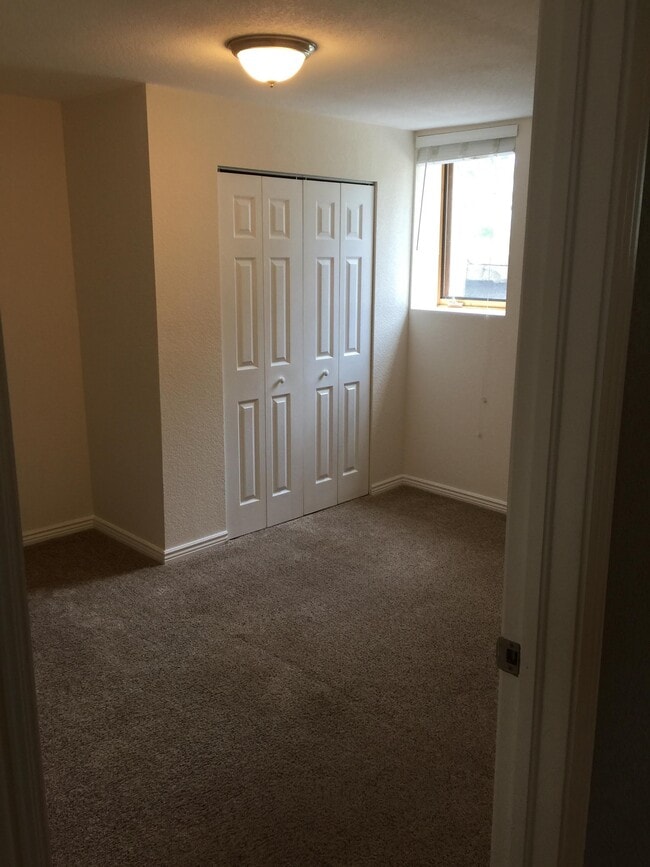 Building Photo - 309 Cantril St