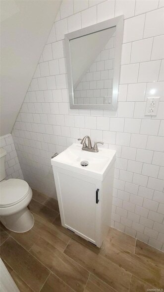 Building Photo - 68-11 Dartmouth St