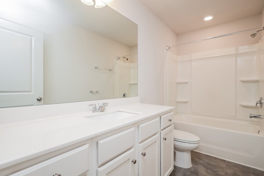 Building Photo - 371 Hamilton Pointe Dr