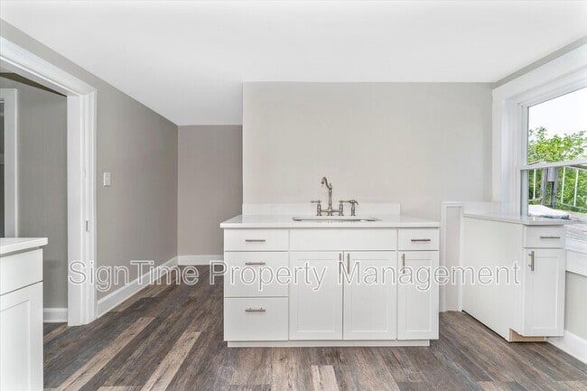 Building Photo - 267 S Prospect St