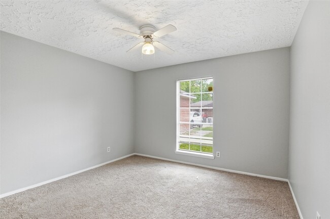 Building Photo - 6015 Knotty Post Ln