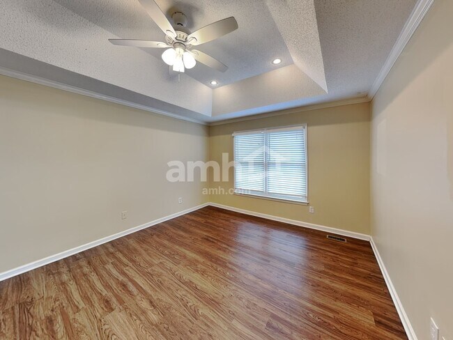 Building Photo - 1728 Victoria Way NW