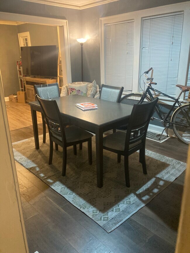 Building Photo - 5004 Euclid Ave