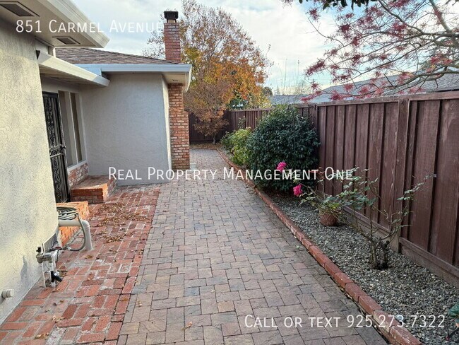 Building Photo - 851 Carmel Ave