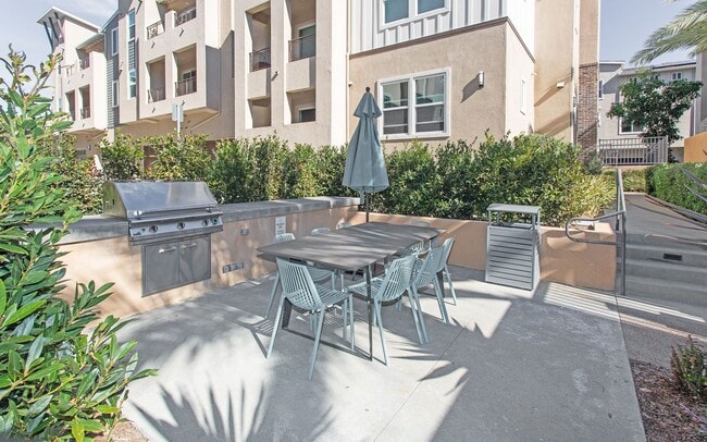 Building Photo - Beautiful contemporary design home in Bressi Ranch!