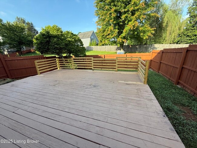 Building Photo - 10412 Pinoak View Dr