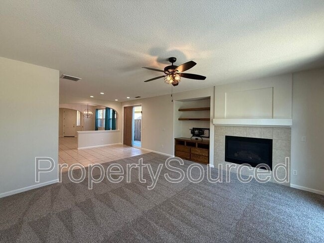 Building Photo - 1720 Dalia Ln