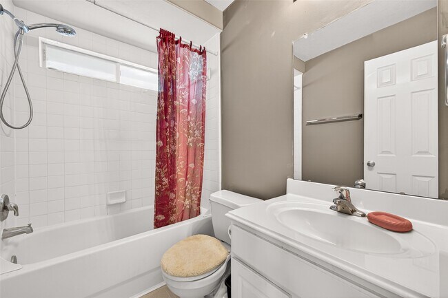 Building Photo - 14744 Branchwest Dr