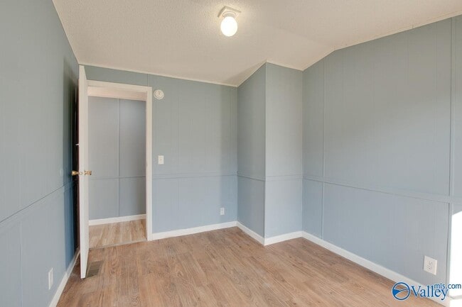 Building Photo - 156 Kinney Rd