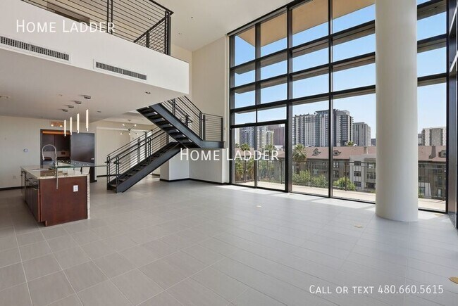 Building Photo - 208 W Portland St
