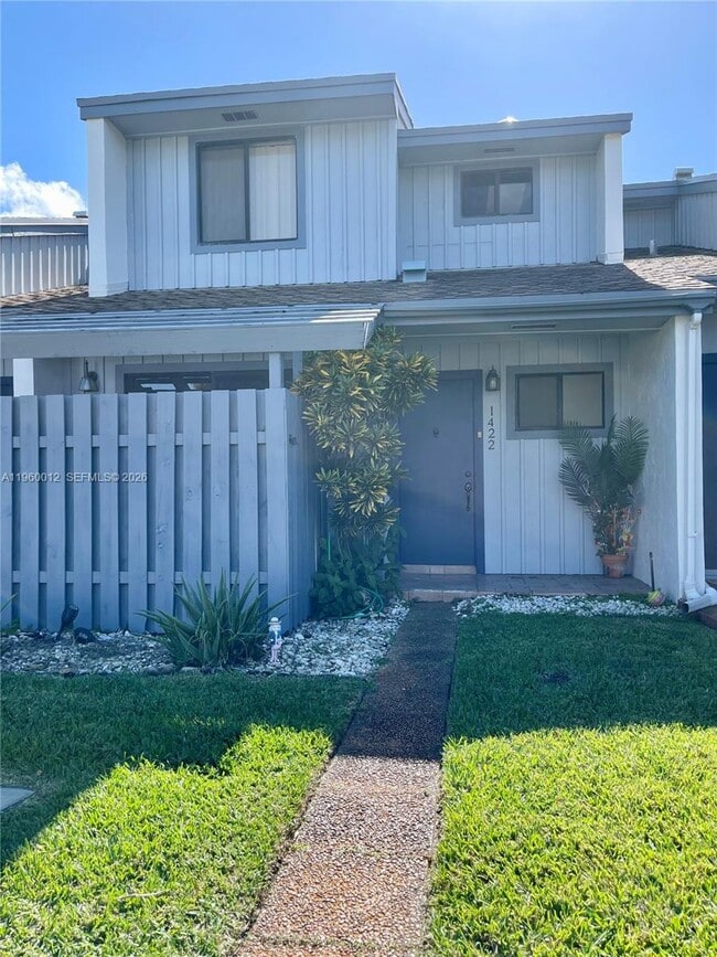 Building Photo - 1422 Amanda St