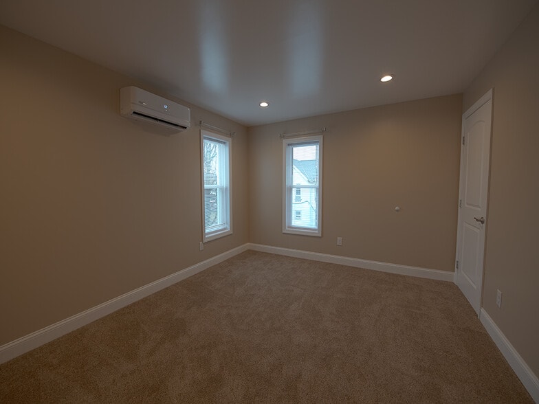 Building Photo - 43 E Bald Eagle St