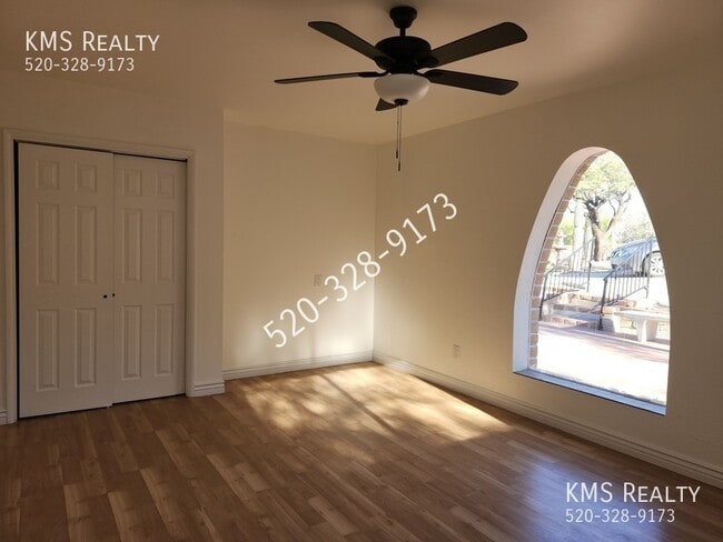 Building Photo - 500 E Eden Pl