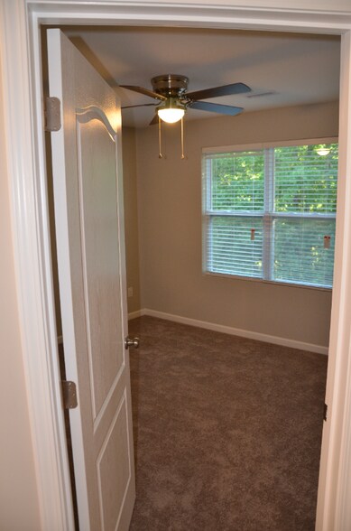 Building Photo - 1565 14th Ave NE