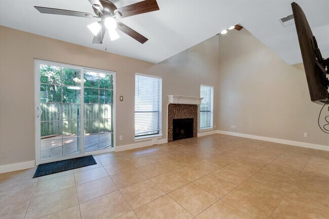 Building Photo - 30 Willowwood Cir