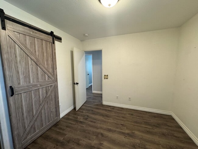 Building Photo - Calling All Military Families!!!Beautiful ...