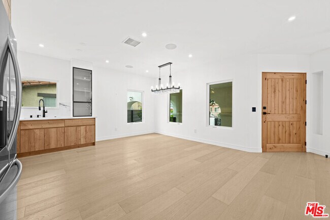 Building Photo - 8909 W 24th St