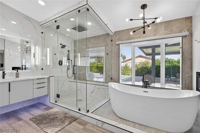 Building Photo - 363 E Robindale Rd