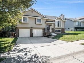 Building Photo - Two Springs Split Entry home