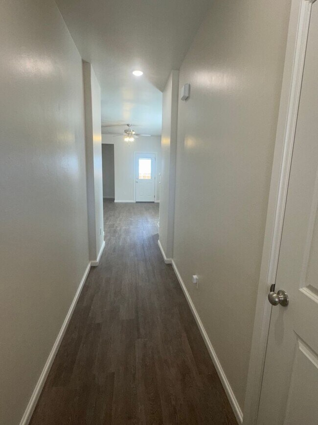 Building Photo - New construction duplex in Newcastle 3 bedroom with game room