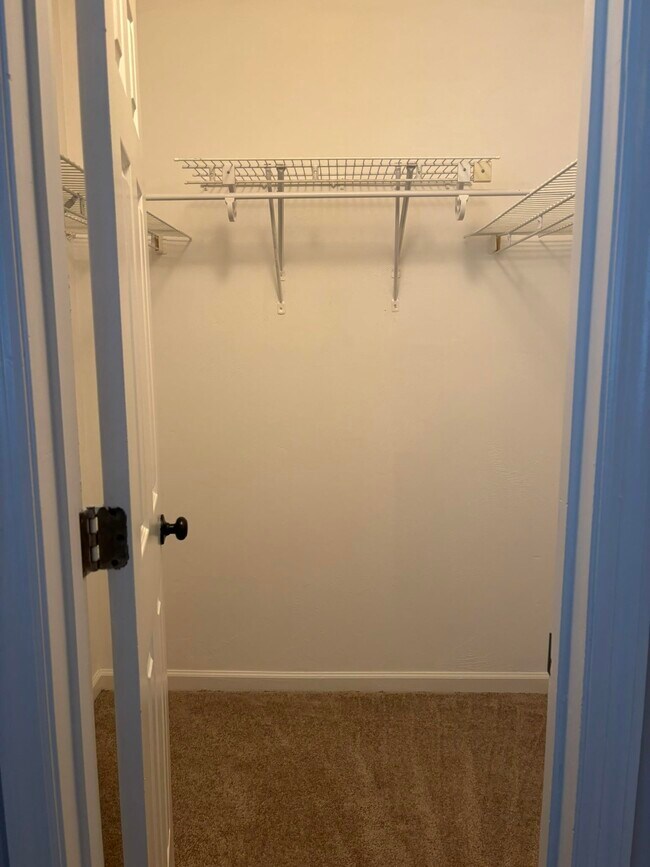 Building Photo - 2901 Richview Park Cir S