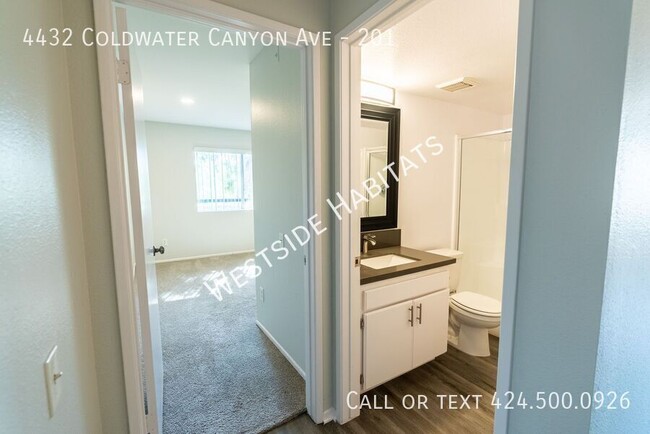 Building Photo - Gorgeous NEWLY RENOVATED apartment with a ...