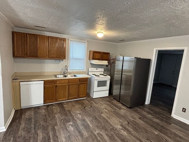 Building Photo - 92 C St